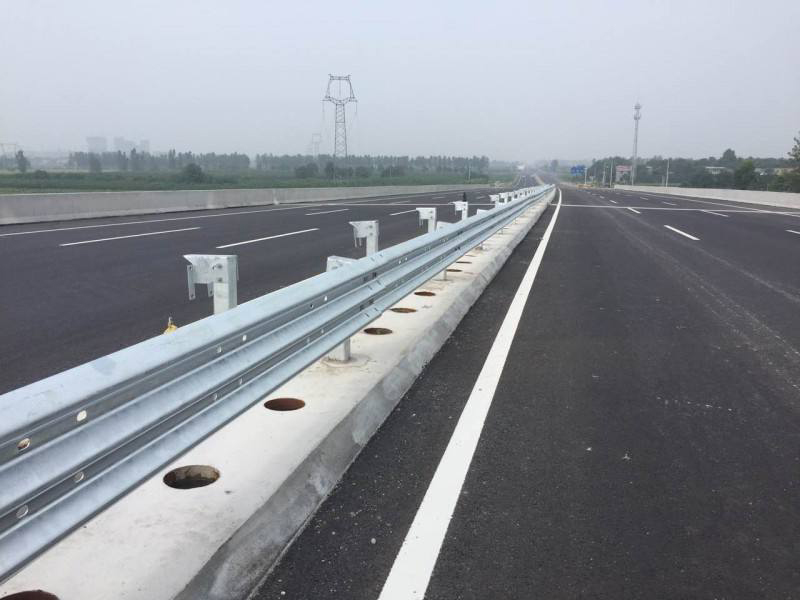 高速公路波形護欄板的系統(tǒng)原理(圖1)